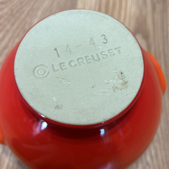 Le Creuset Heritage stoneware soup bowl 16 oz in Flame - Picture 4 of 4
